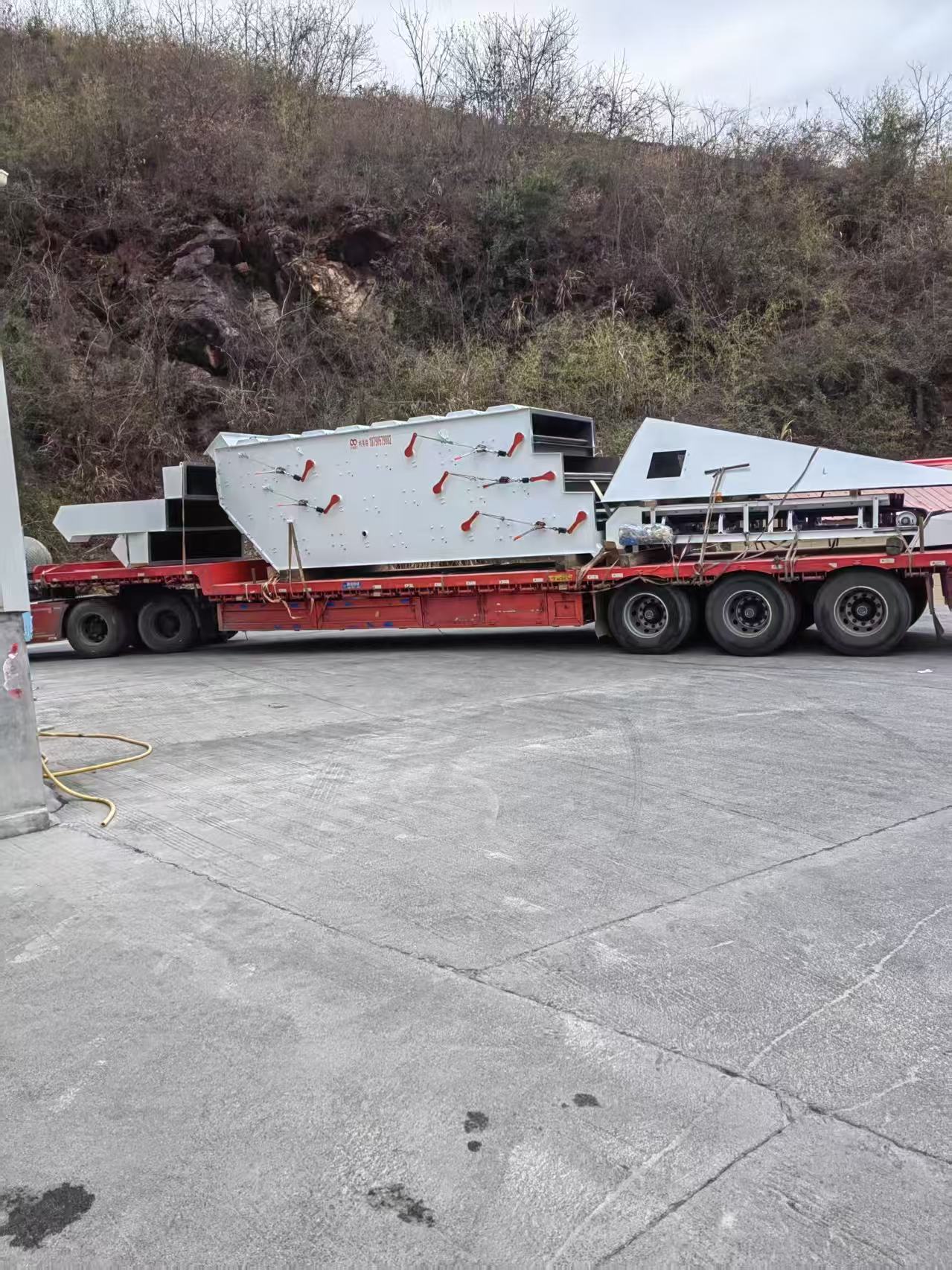 河南利美特机械有限公司高频筛顺利发货！